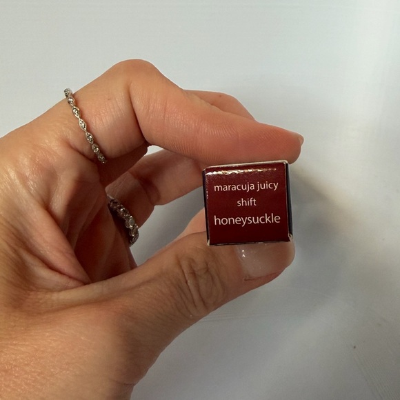 Tarte Maracuja Juicy Shift Lip Plump Shift in Honeysuckle - Picture 7 of 7